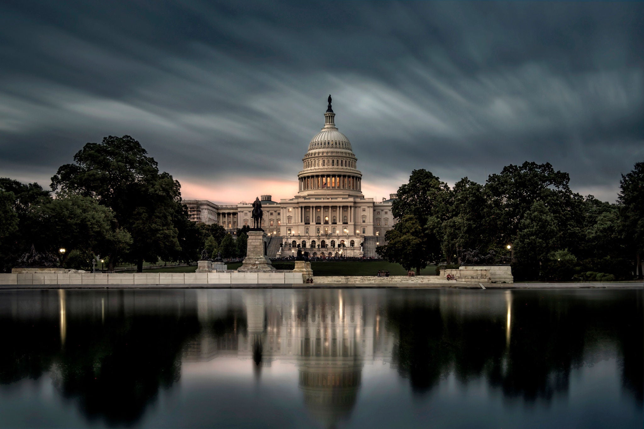 LOng exposure of the US Capitol building